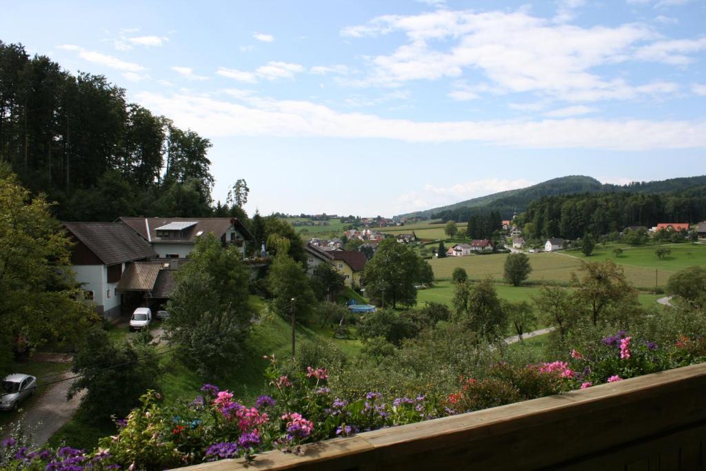 Gasthaus - Gaestehaus Schusterbauer Rein الغرفة الصورة